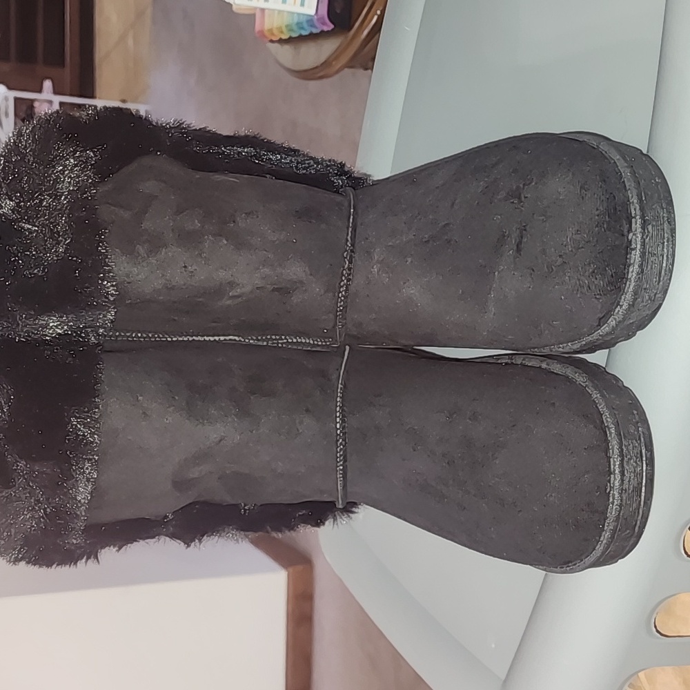 Abigail Black Boots With Buttons On Sides Never Worn